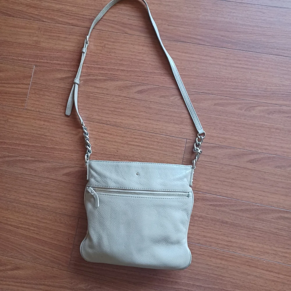 Kate Spade crossbody bag gold chain tan beige taupe Quiet Luxury Preppy